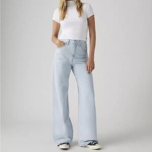 Levi’s cinch baggy jeans